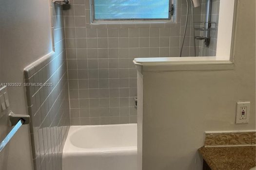 2716 NE 30th Pl #103C Fort Lauderdale, FL 33306-1789